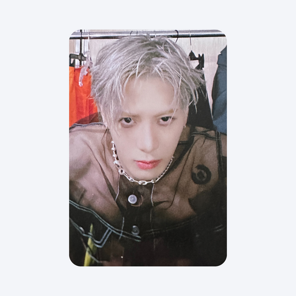 JACKSON WANG (잭슨) - [MAGIC MAN] : OFFICIAL PHOTOCARD